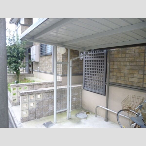 現地周辺 (駐輪場)