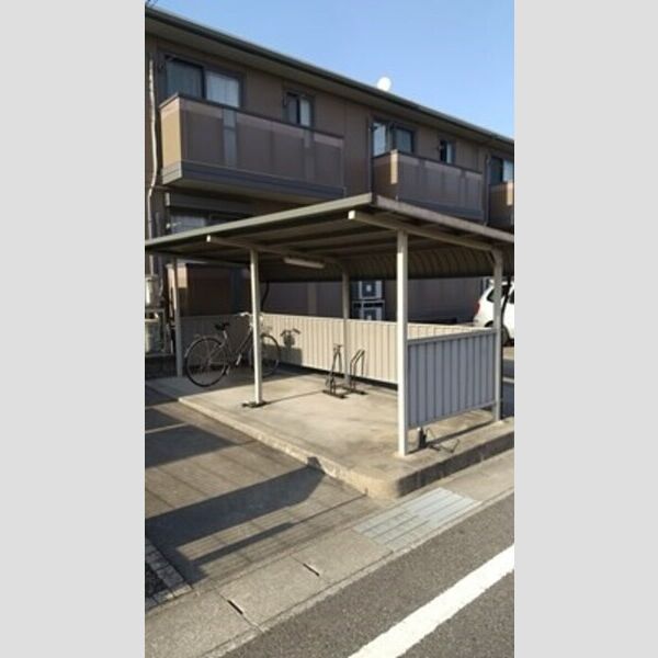 現地周辺 (駐輪場)