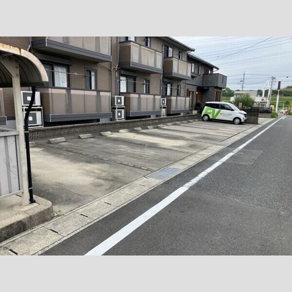 駐車場 (駐車場)