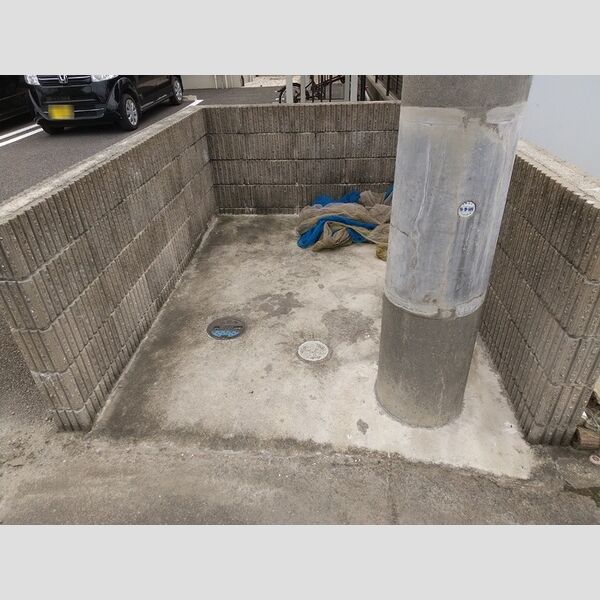 現地周辺 (ゴミ置き場)