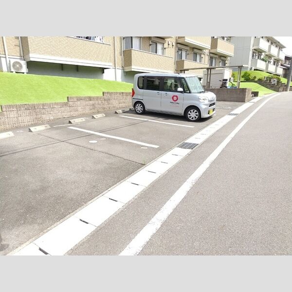 駐車場 (駐車場)