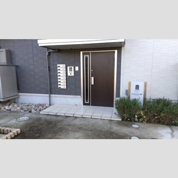 エントランス (エントランス、集合ポスト、建物名称看板)