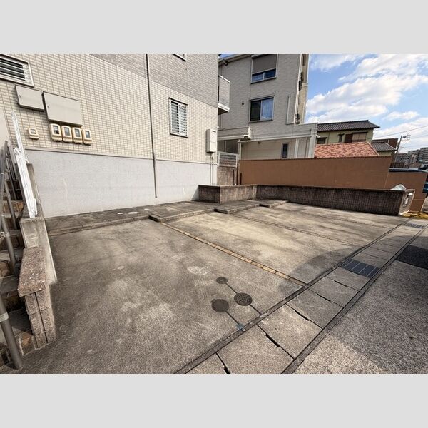 駐車場 (駐車場)