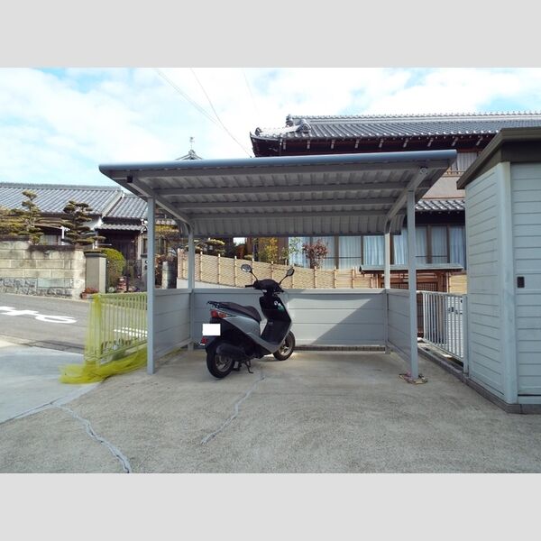 現地周辺 (駐輪場)
