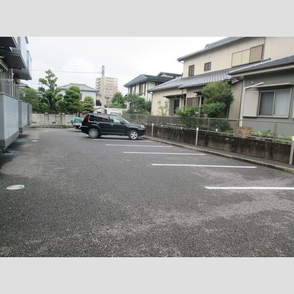 駐車場 (駐車場)