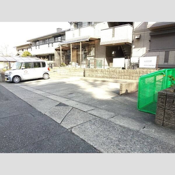 駐車場 (駐車場)