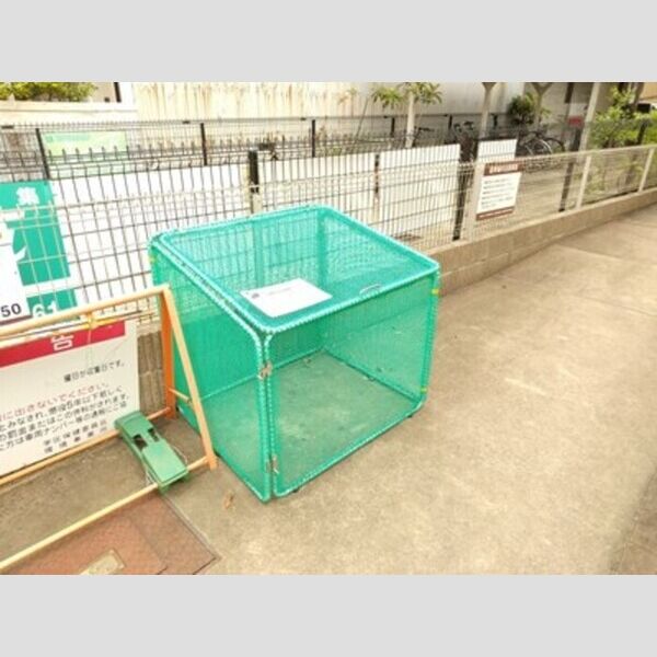 現地周辺 (ゴミ置き場)