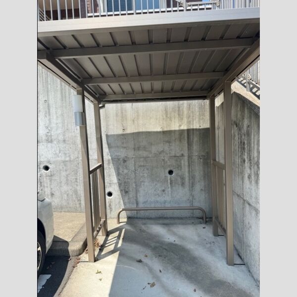 現地周辺 (駐輪場)