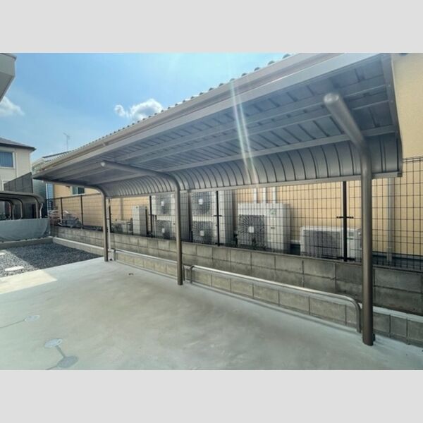 現地周辺 (駐輪場)