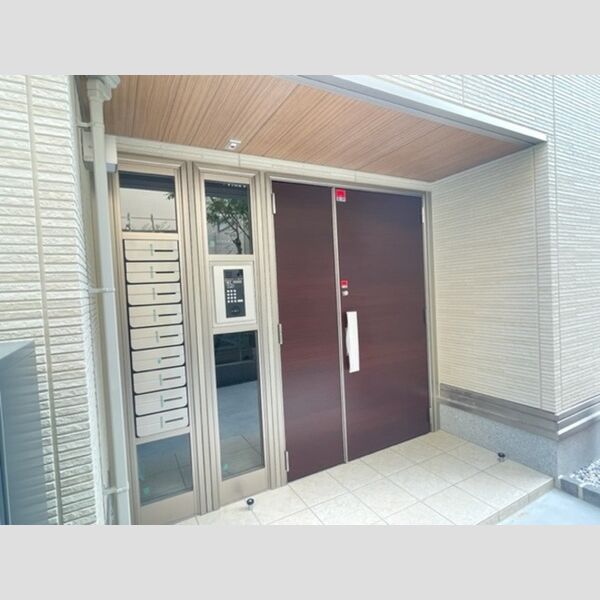 エントランス (エントランス)