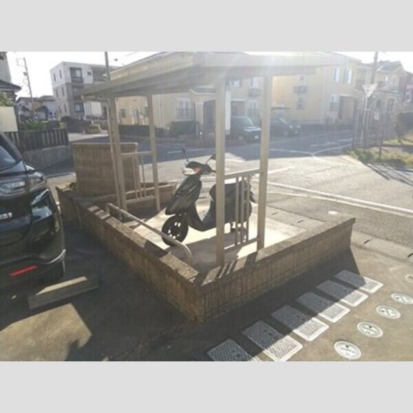 現地周辺 (駐輪場)