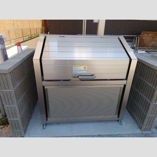 現地周辺 (ゴミ置き場)