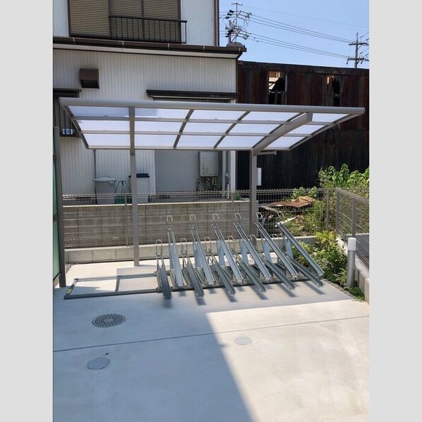 現地周辺 (駐輪場)