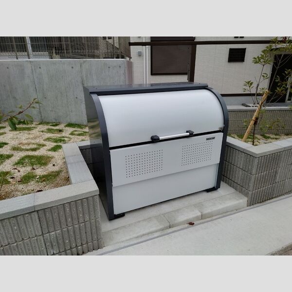 現地周辺 (ゴミ置き場)