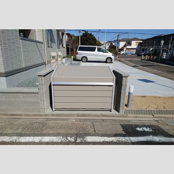 現地周辺 (ゴミ置き場)