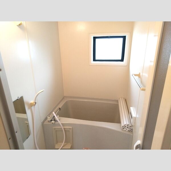 バス (浴室　追い焚き機能・小窓付き)