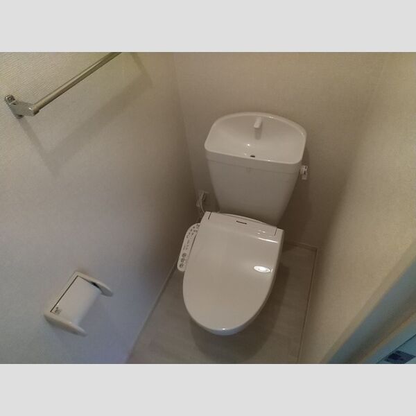 トイレ (温水洗浄暖房便座)