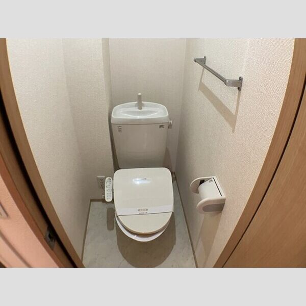 トイレ (トイレ)