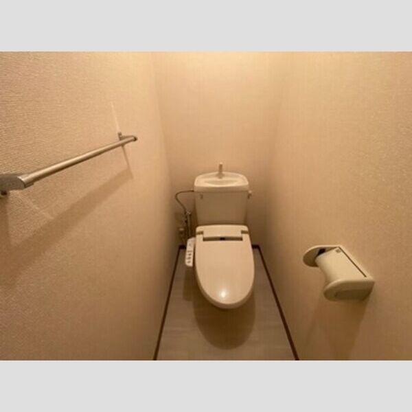 トイレ (トイレ)