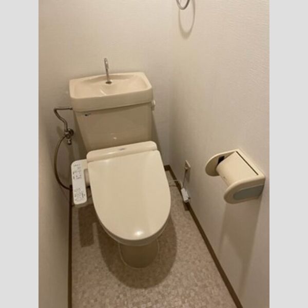 トイレ (トイレ)