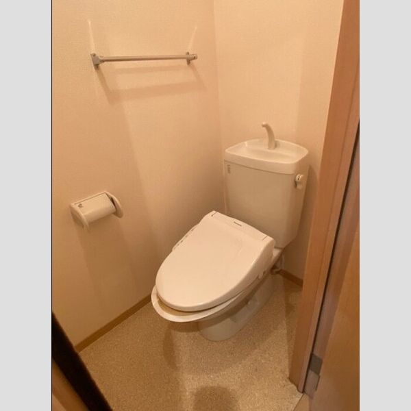 トイレ (トイレ)