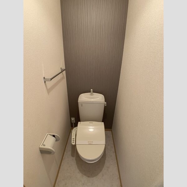 トイレ (WC)