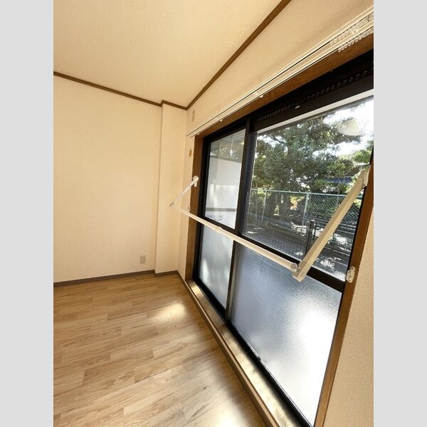 その他設備 (室内物干し)