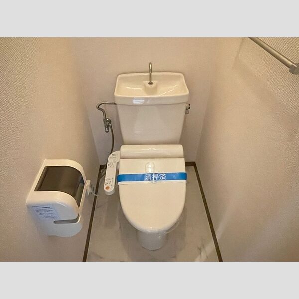 トイレ (温水洗浄暖房便座)