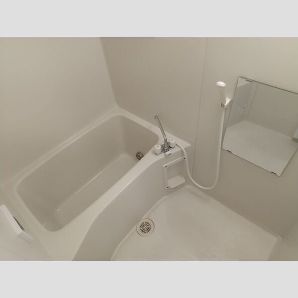 バス (追い焚き機能付き風呂)