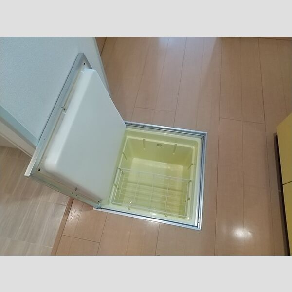 収納 (床下収納)