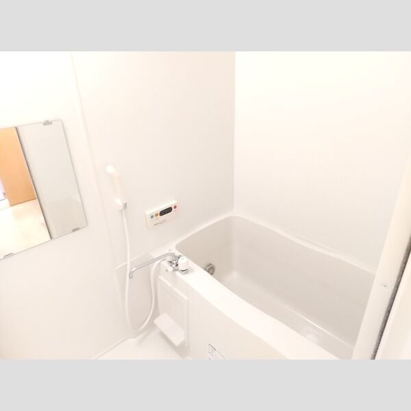 バス (浴室　追い焚き機能付き)