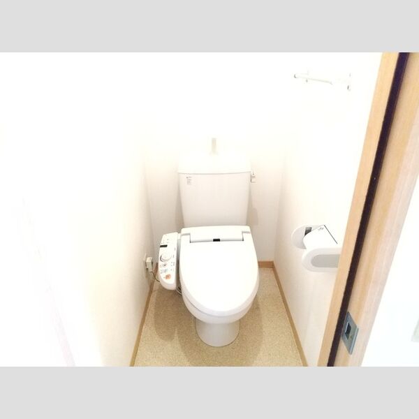 トイレ (トイレ)