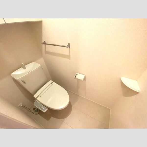 トイレ (トイレ)