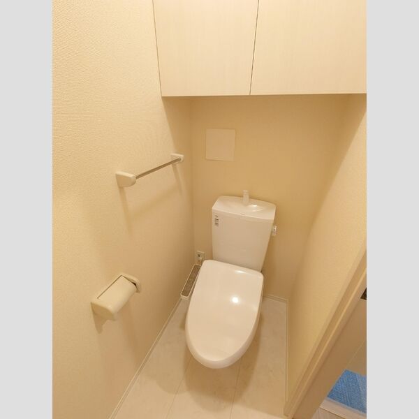 トイレ (トイレ)