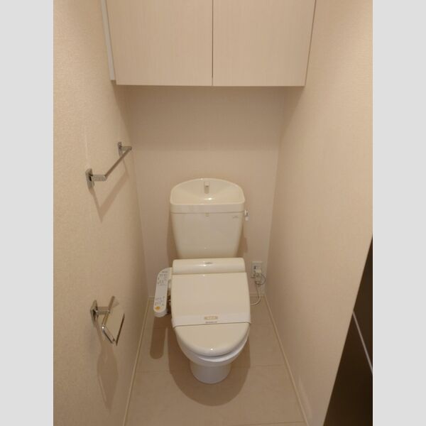 トイレ (トイレ)