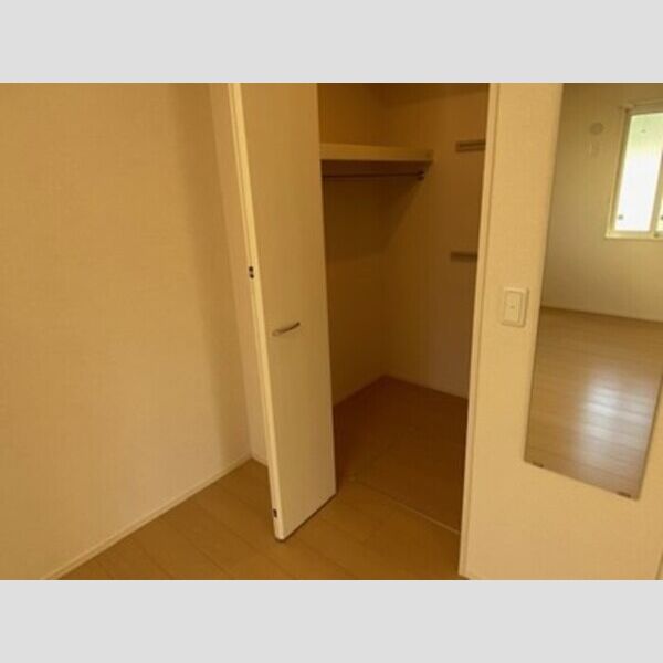 収納 (ウォークインクローゼット)