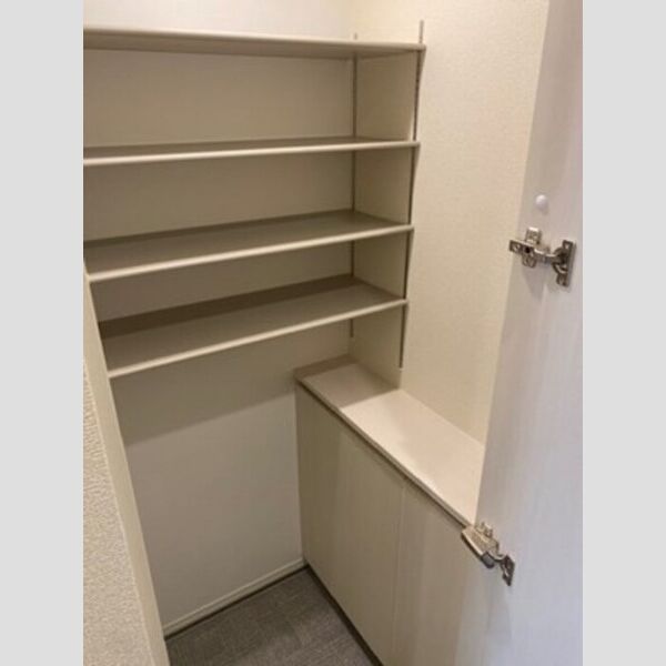 玄関 (シューズクローク)