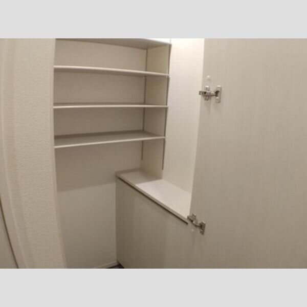 玄関 (シューズクローク)