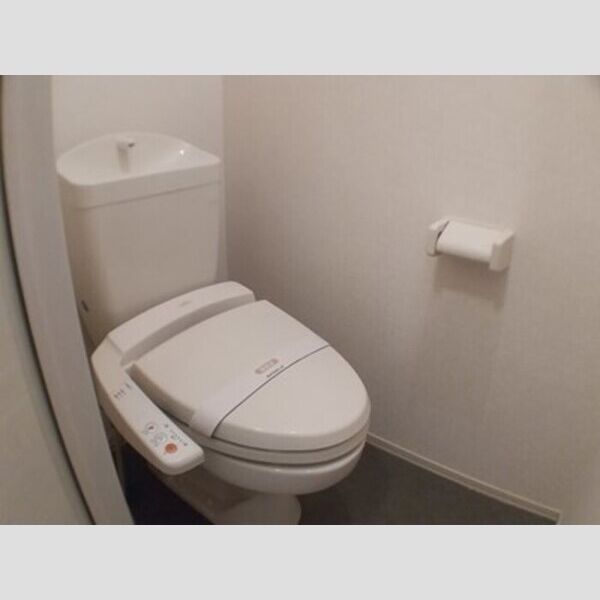 トイレ (トイレ)