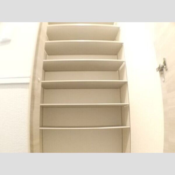 玄関 (シューズクローク)