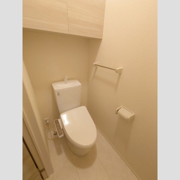 トイレ (トイレ)