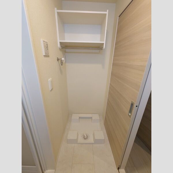 その他 (洗濯機置き場)