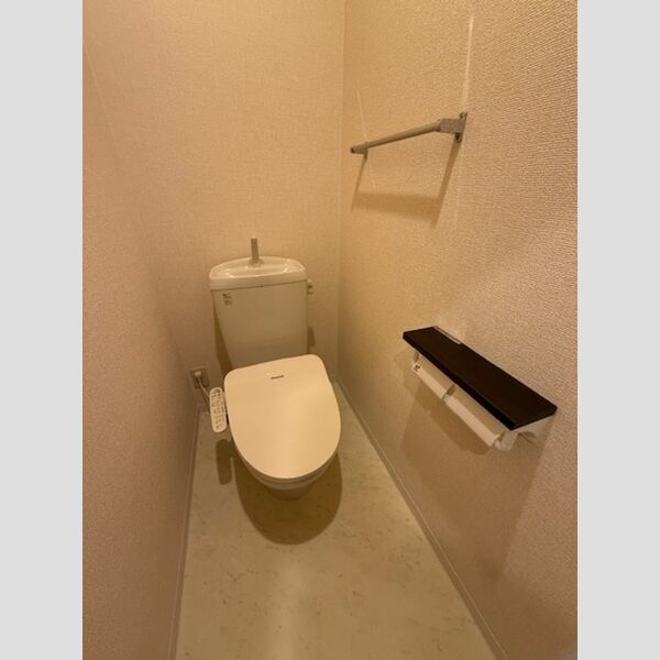 トイレ (トイレ)