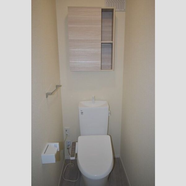 トイレ (トイレ)