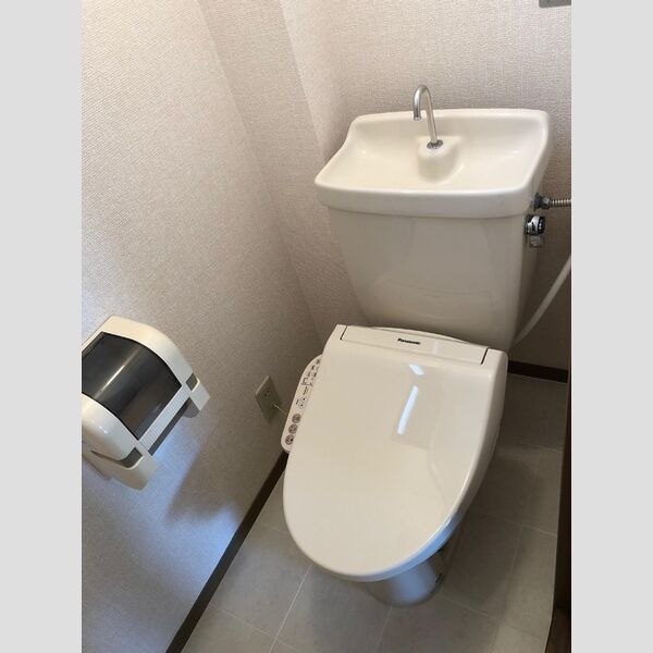 トイレ (温水洗浄暖房便座)