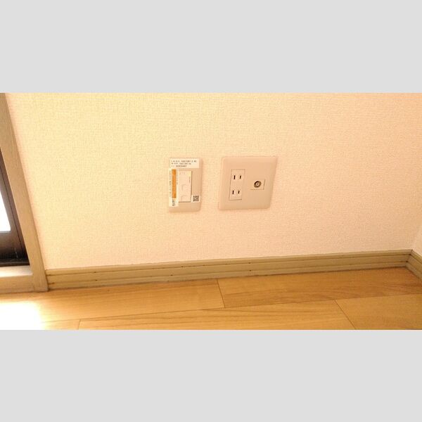 その他設備 (インターネット無料(埋込みwifiルーター付き))