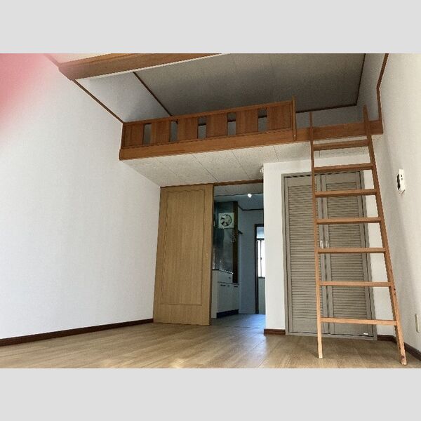 その他 (洋間)