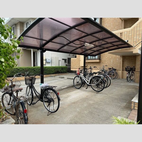 現地周辺 (駐輪場)