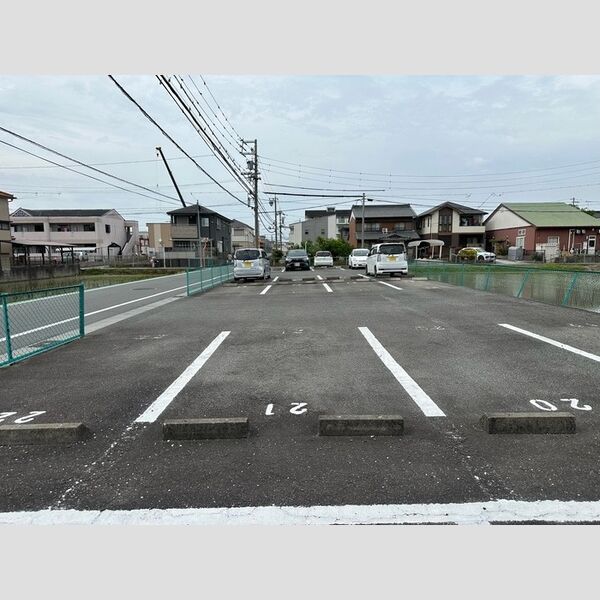 駐車場 (駐車場)