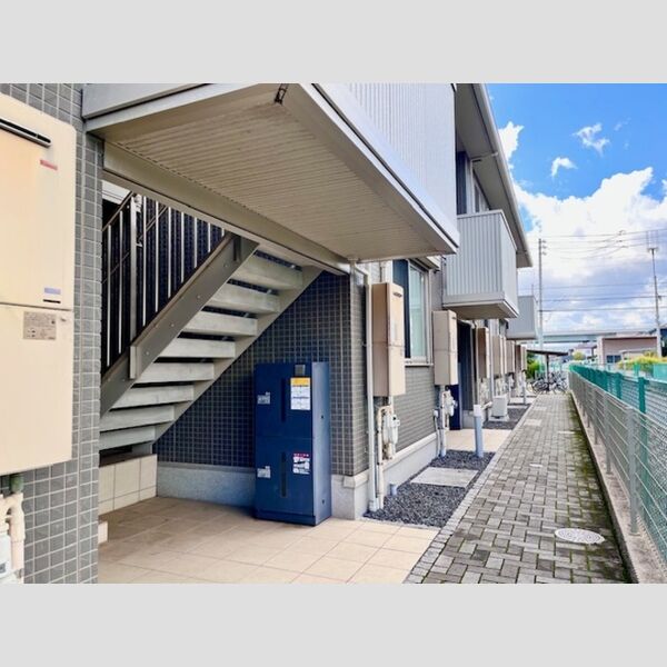 エントランス (エントランス)